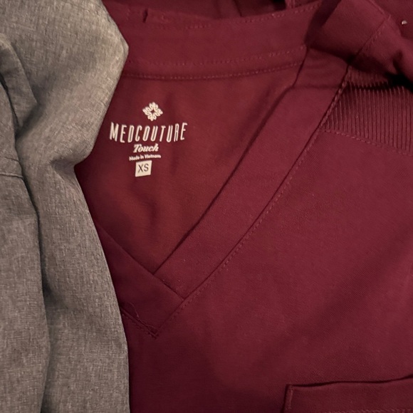 Assorted Scrub Tops XS/S (10 shirts total) - Picture 5 of 12